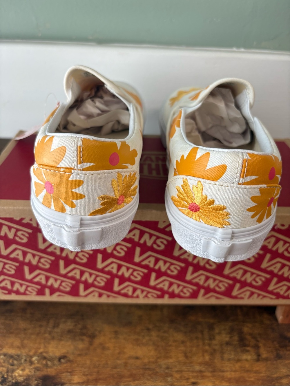 Vans Classic Slip-On Blanc Women’s Shoes - White - Picture 2 of 5